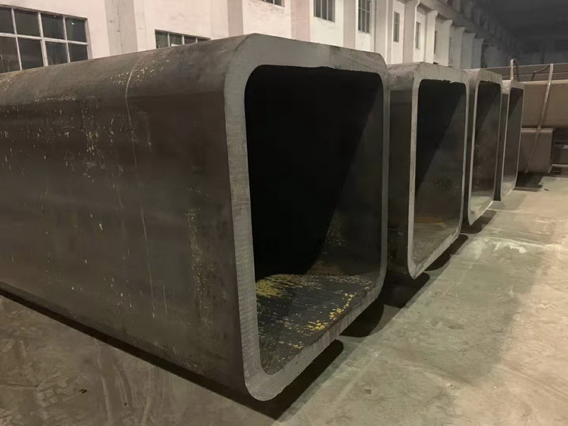 大口径方管